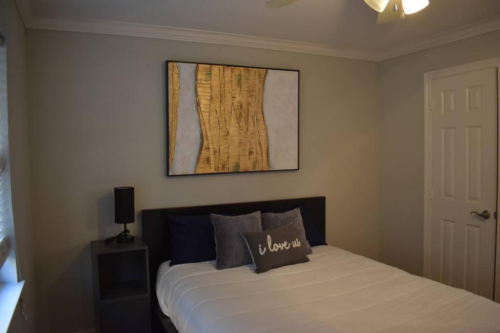 Townhouse Near Midtown Leilighet Houston Eksteriør bilde